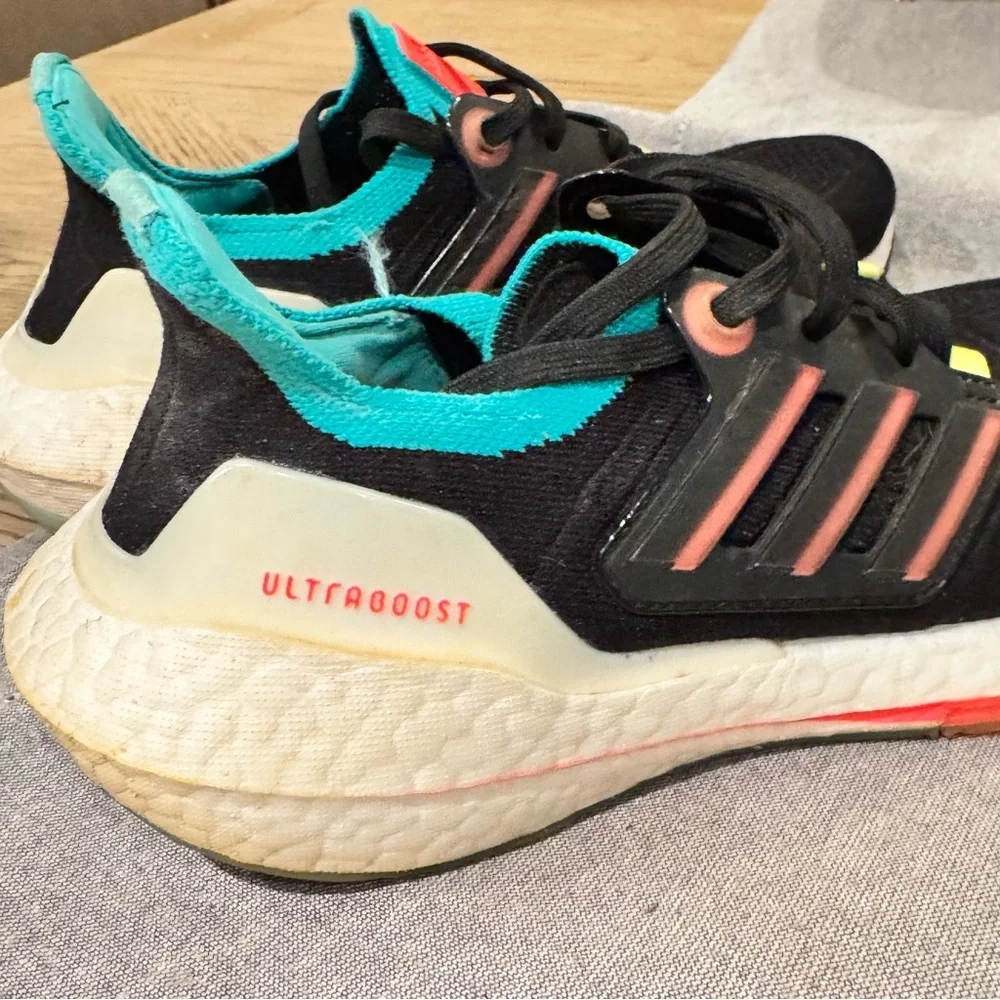 Adidas UltraBoost 22 Shoes Black-Turbo Mint Rust mens 5.5